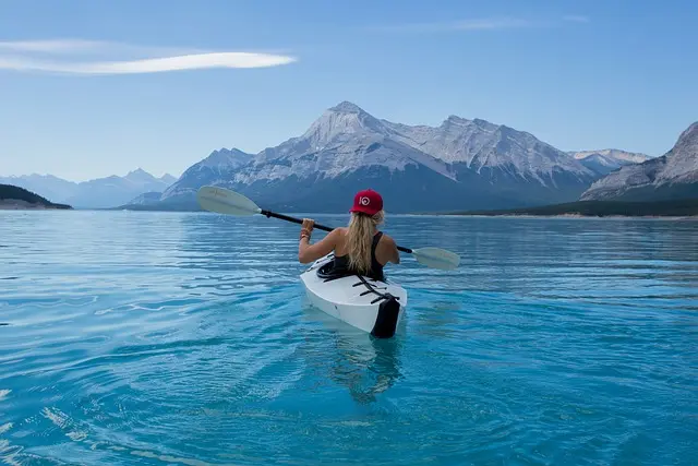 Les astuces pour réussir une sortie de kayak adaptée PMR