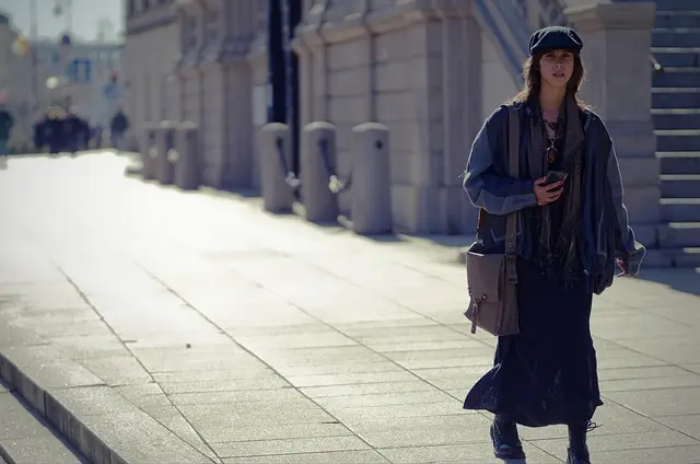 Oser le mélange des styles : comment créer un look chic unique