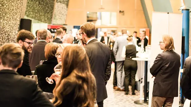Wie man durch aktives Networking seine Karriere vorantreibt