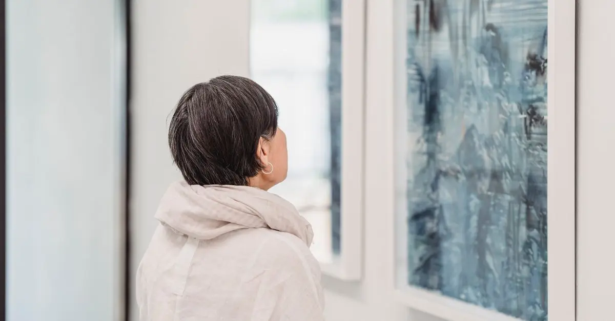 Comment la Critique Culturelle Influence l'Art Contemporain