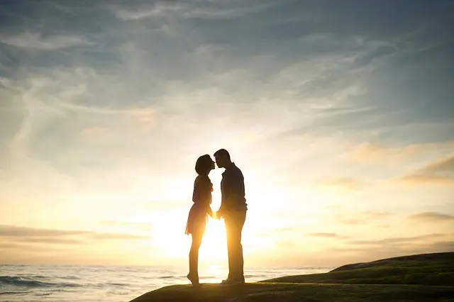 Les 10 gestes d'affection pour renforcer votre relation