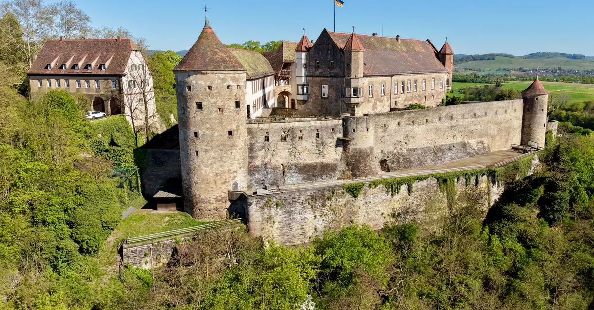Jak odkrywać tajemnice polskich zamków i pałaców?