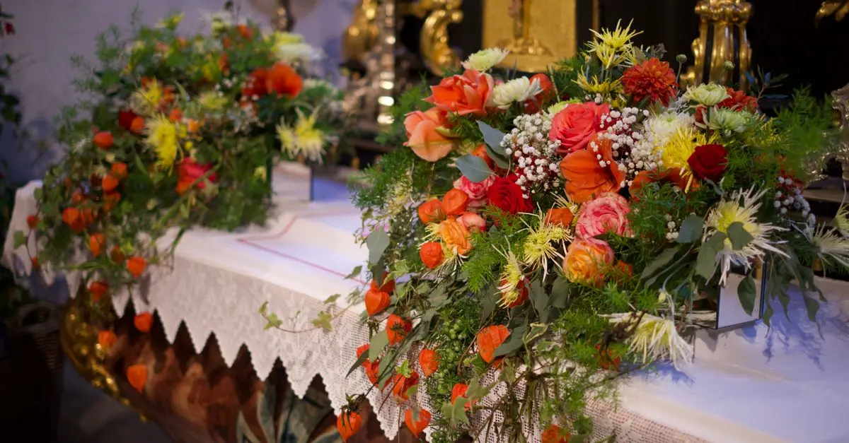 Comment choisir des fleurs pour des obsèques : guide complet