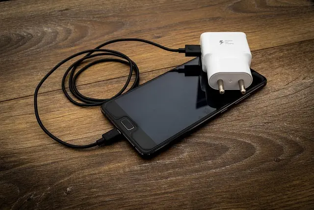 Les meilleures solutions de chargement pour voyageurs connectés
