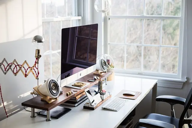 Comment choisir l'éclairage idéal pour votre espace de travail