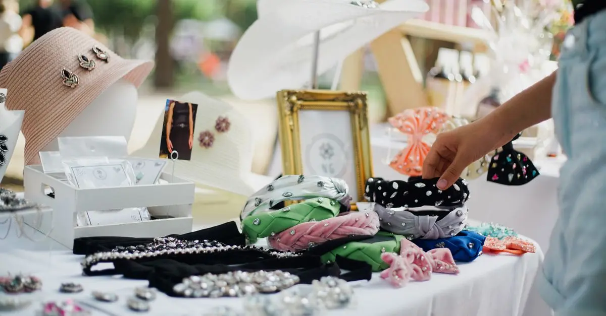 10 najciekawszych akcesoriów, które ożywią Twoje stylizacje