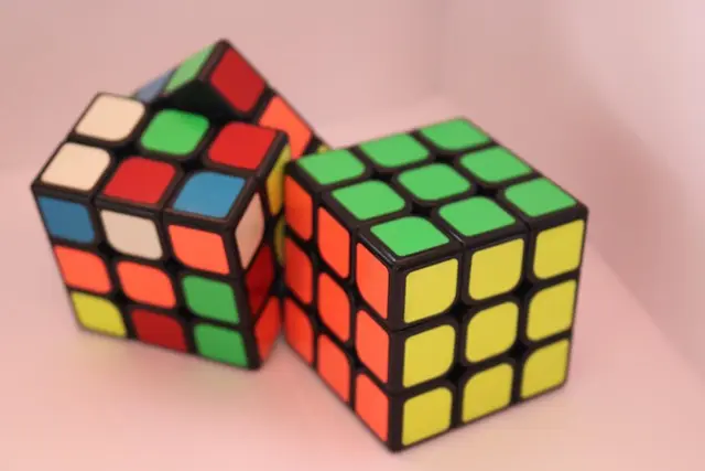 10 astuces pour progresser rapidement avec votre Rubik's Cube