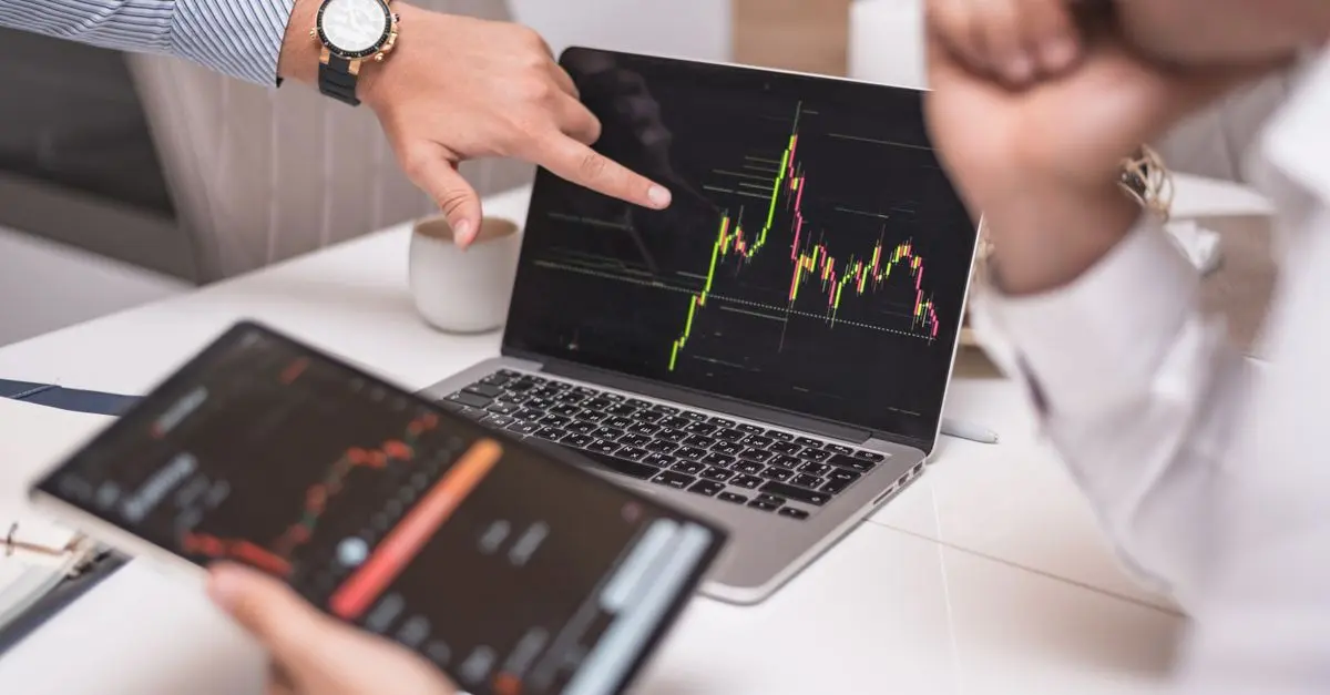 Comment évaluer les meilleures options de logiciels disponibles