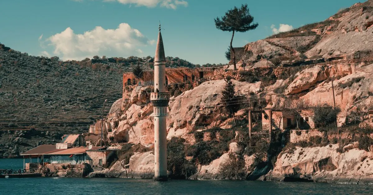 How to Discover Unique Hidden Travel Gems on Your Next Trip