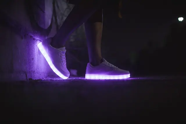Comment Porter des Sneakers avec Style : Guide Pratique