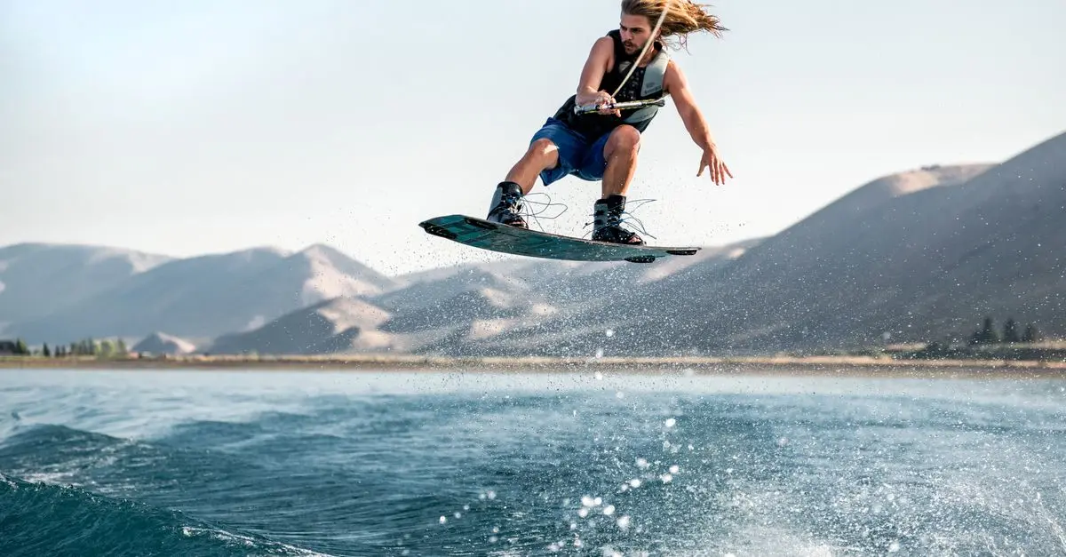 Les Techniques pour Luire au Wakeboard avec Style