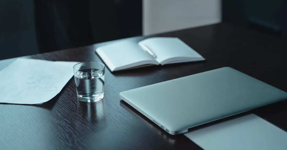 Comment choisir un bureau ergonomique pour améliorer votre confort