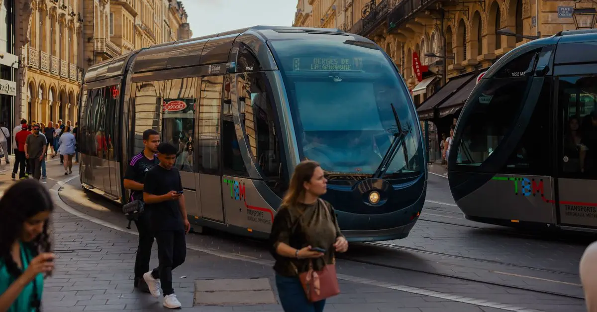 Choisir le Transport: Avion vs Train