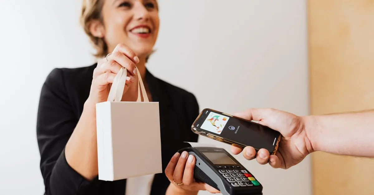 Exploring Smart Shopping Technology Innovations