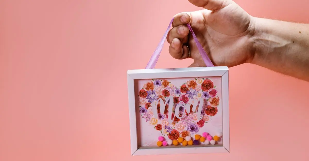 Come Creare una Decorazione Fai da Te per la Festa della Mamma