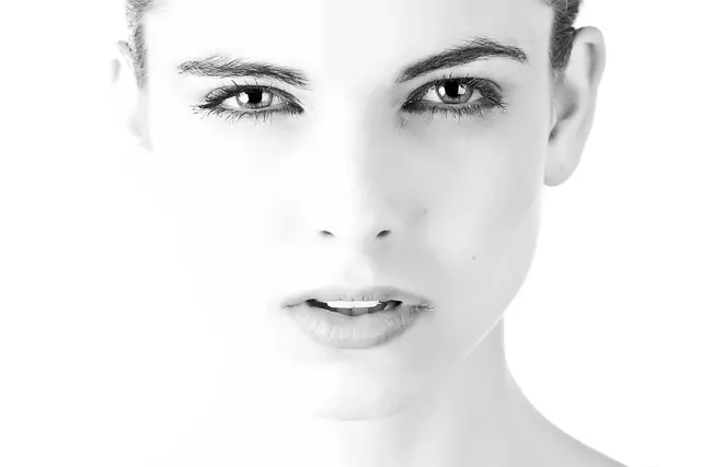 Les avantages du maquillage hybride pour votre peau