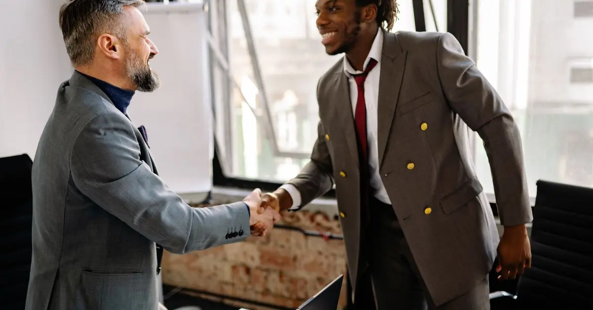 5 Essential Tips for Negotiating Your Mobile Deal in the UK