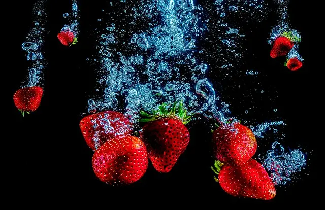 Hydratation intense : les bienfaits des mélanges d'eaux aromatisées