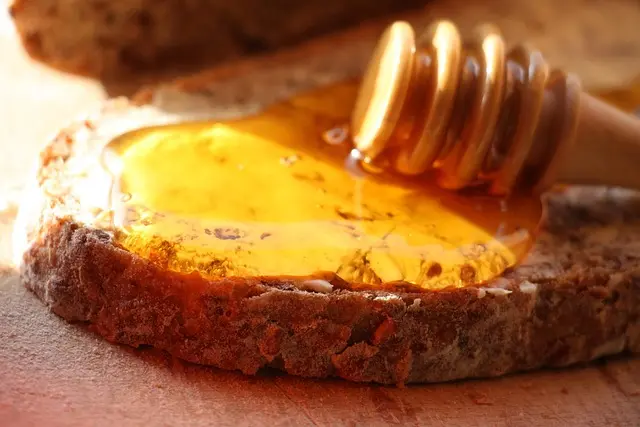10 Must-Try Local Foods for Unforgettable Travel Discoveries