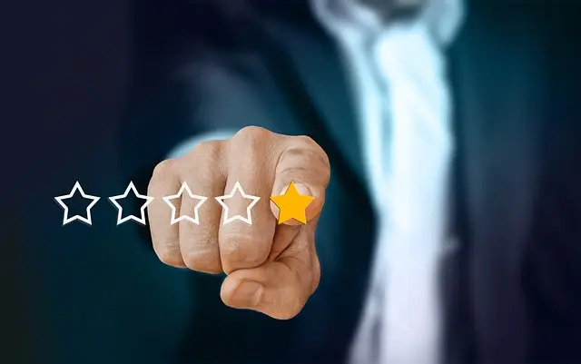 Comment Identifier des Faux Avis en Ligne Efficacement