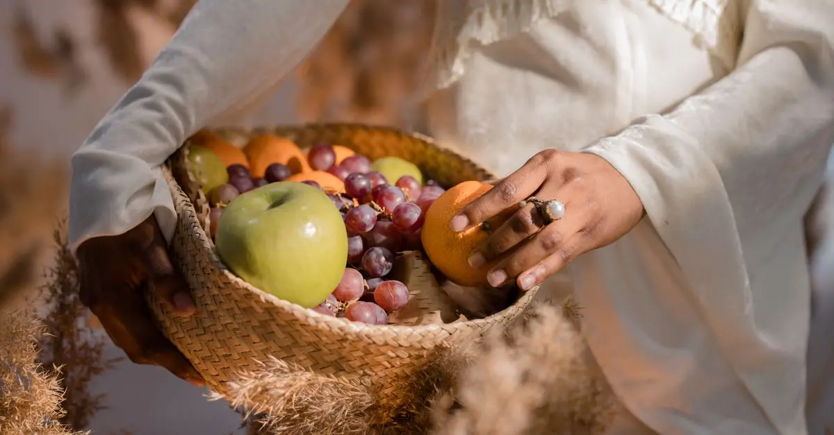 Comment Créer un Panier de Fruits de Saison Équilibré