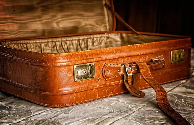 Minimalisme Voyage : 10 Astuces pour Voyager Légèrement