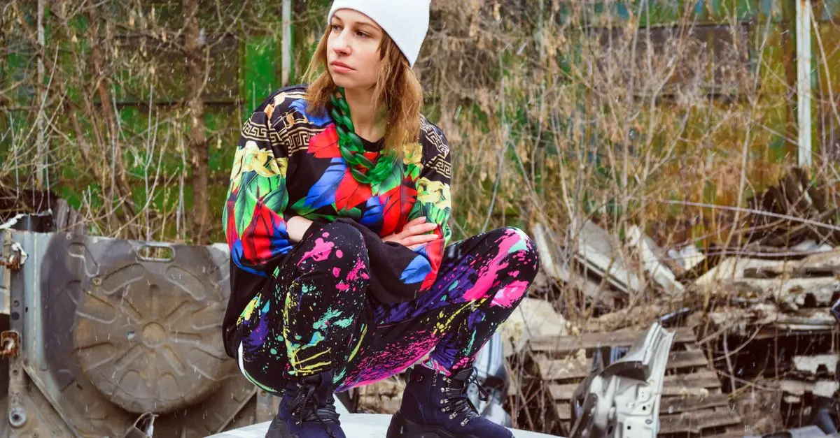 Comment choisir des vêtements jeunes pour un style audacieux