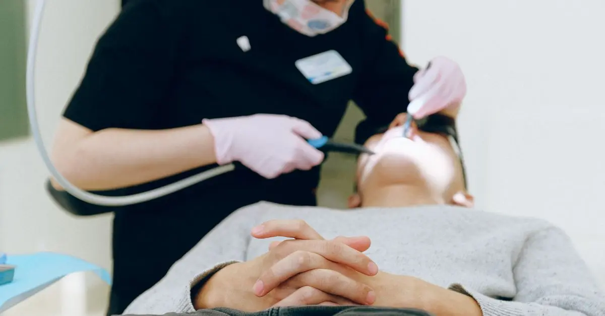 Petits gestes préventifs pour éviter les urgences dentaires