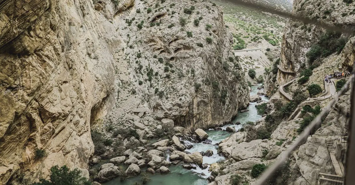 Les meilleures pratiques pour réussir une sortie de canyoning adaptée PMR