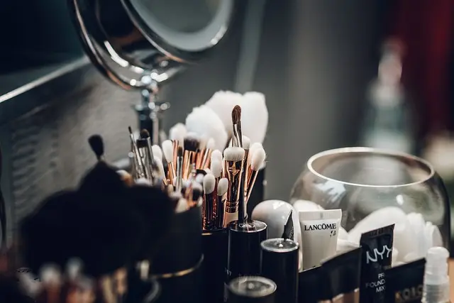 Les Bienfaits du Maquillage Hybride : Pourquoi l'Adopter ?