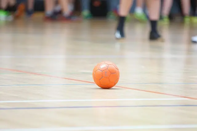 Comprendre le mini-handball : Règles et bienfaits pour les jeunes