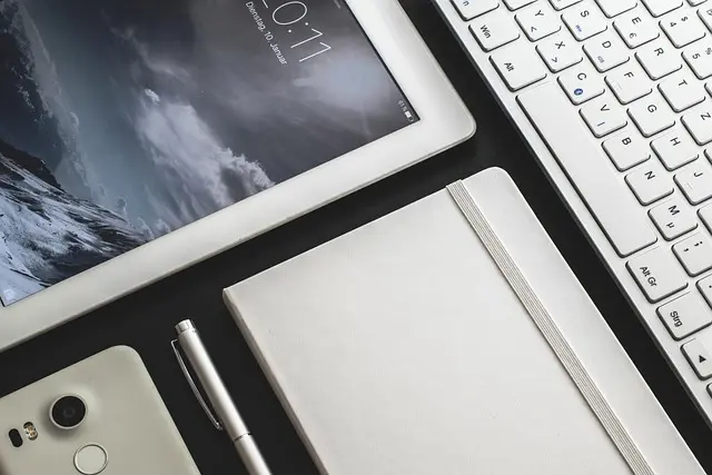 Top 10 Mobile Gadgets Revolutionizing Your Daily Tasks