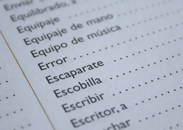 Cómo Mejorar Tu Vocabulario en Español con Estrategias Prácticas