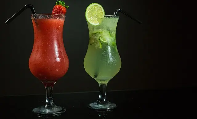 Les 10 Ingrédients Étonnants pour des Cocktails Créatifs