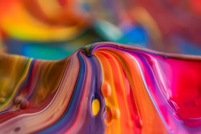 Oser l'Abstrait : Conseils pour Expérimenter avec la Peinture