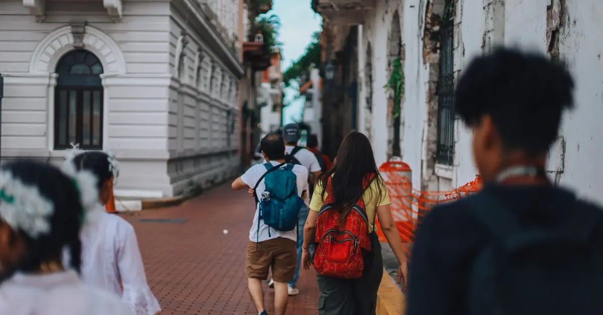 10 Consigli per Viaggiare Sicuri e Responsabilmente