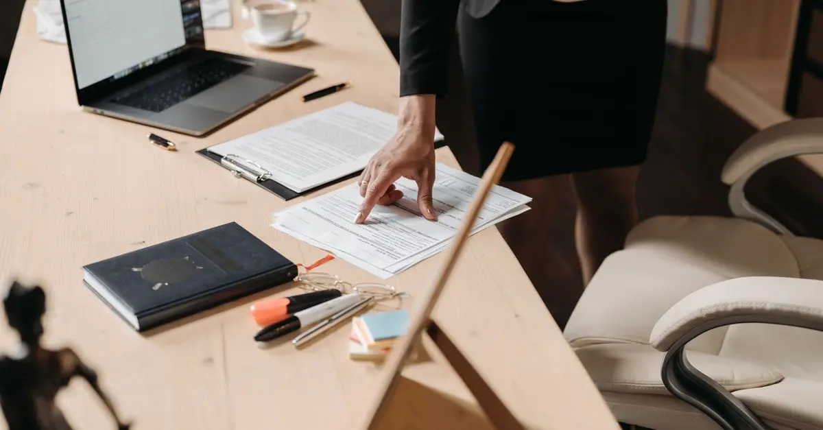 Comment Gérer Efficacement les Faux Avis en Ligne