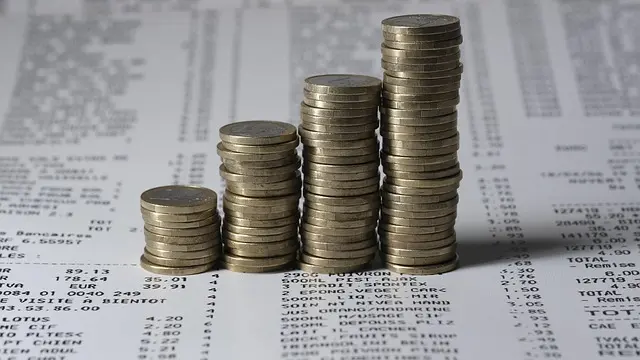 Comment Évaluer et Ajuster Votre Plan Finance Efficacement