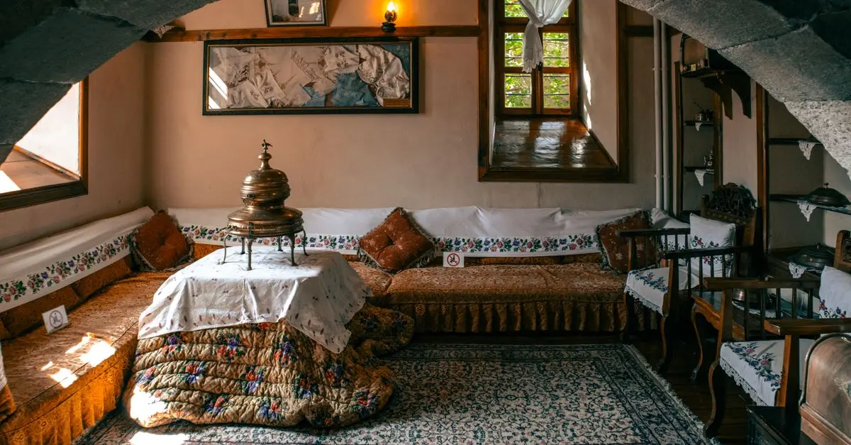 10 Essential Tips for Creating a Cozy Home Atmosphere