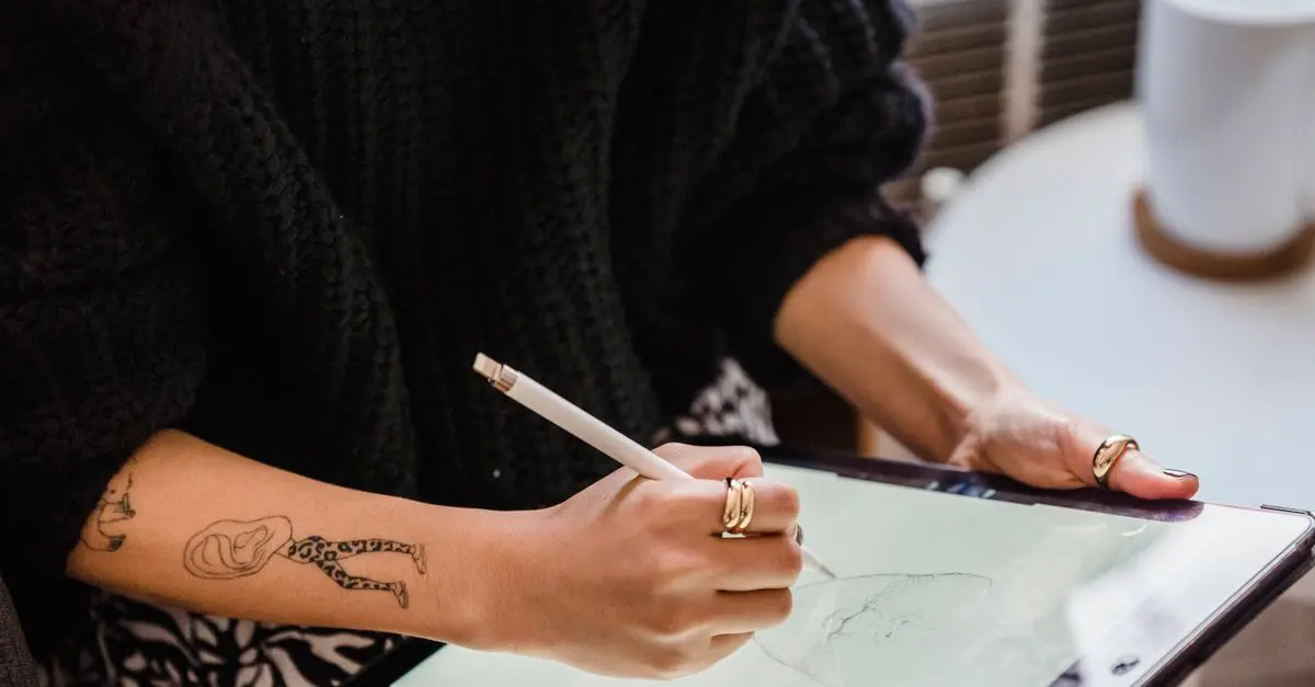 Comment les Cours d'Arts Créatifs Réinventent l'Apprentissage