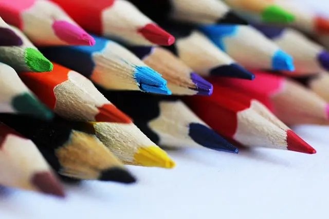 Comment bien choisir ses fournitures pour l'Atelier de Mode