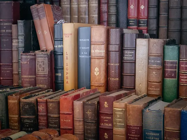 Les objets anciens en faïence : histoire et techniques de préservation