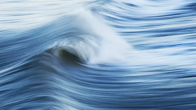Comment choisir le bon équipement de surf pour débuter