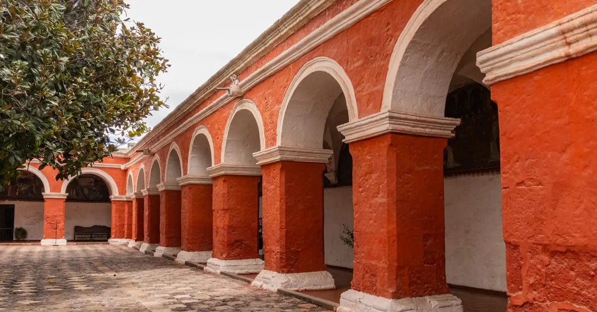 Guía práctica para disfrutar de la arquitectura en España