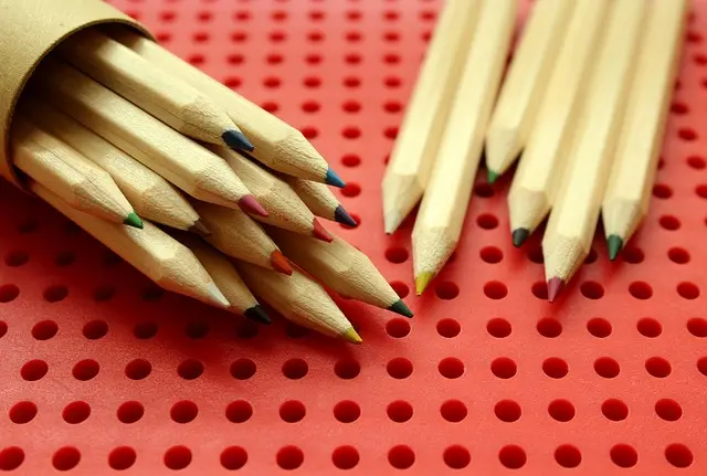 10 fournitures scolaires essentiels pour stimuler la créativité
