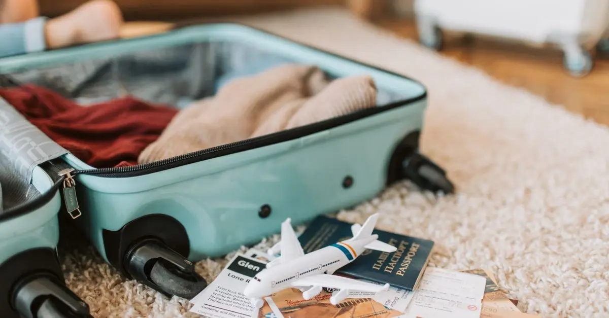 How to Pack Light for Your Getaway