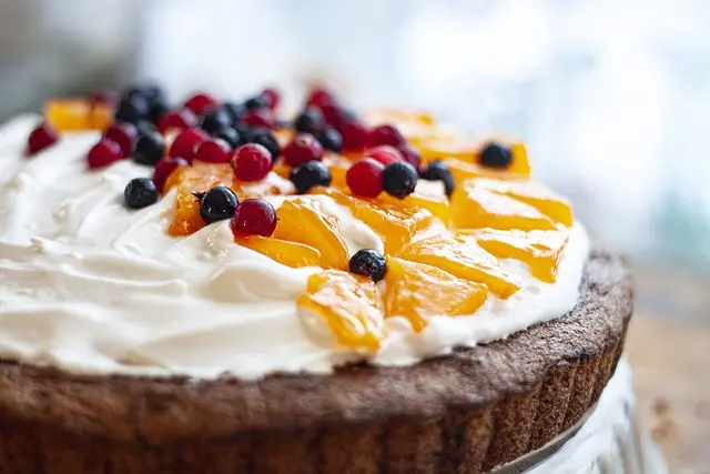 Les 5 Meilleures Garnitures pour Élever Vos Gâteaux Maison