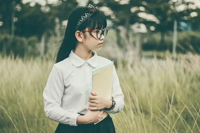 Comment Préparer un Enfant au Retour en Classe avec Confiance