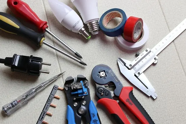 Comment établir un partenariat réussi avec votre électricien de confiance