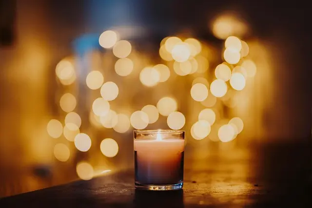 5 Éléments Incontournables pour Créer une Ambiance de Noël